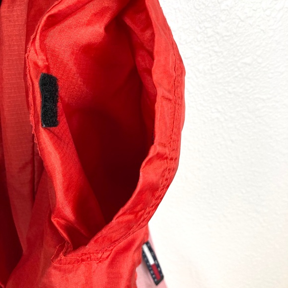 VTG Tommy Hilfiger Red Logo Windbreaker Sz M - Picture 10 of 11